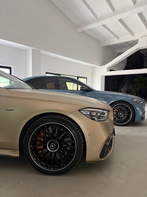 Mercedes-AMG šampano spalvos profilis