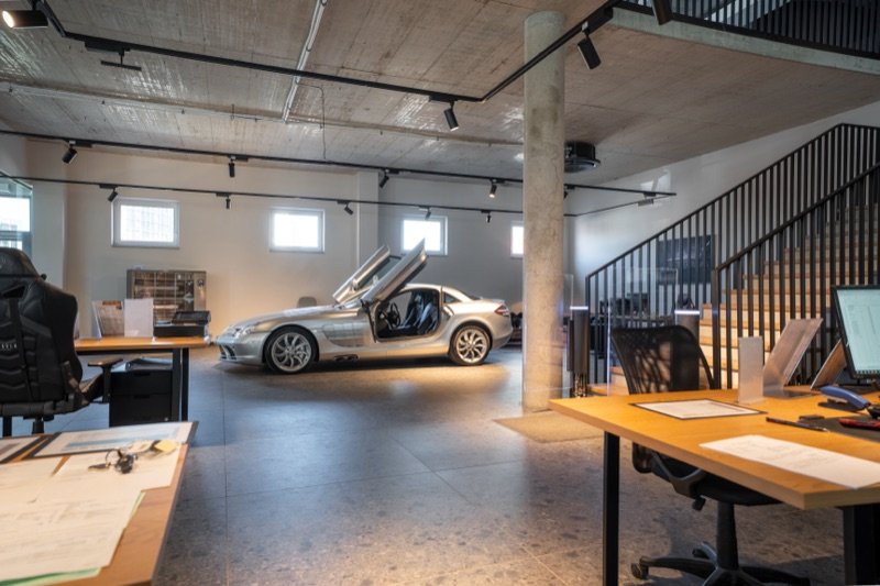 Mercedes-Benz SLR McLaren antrosios salės perspektyvoje