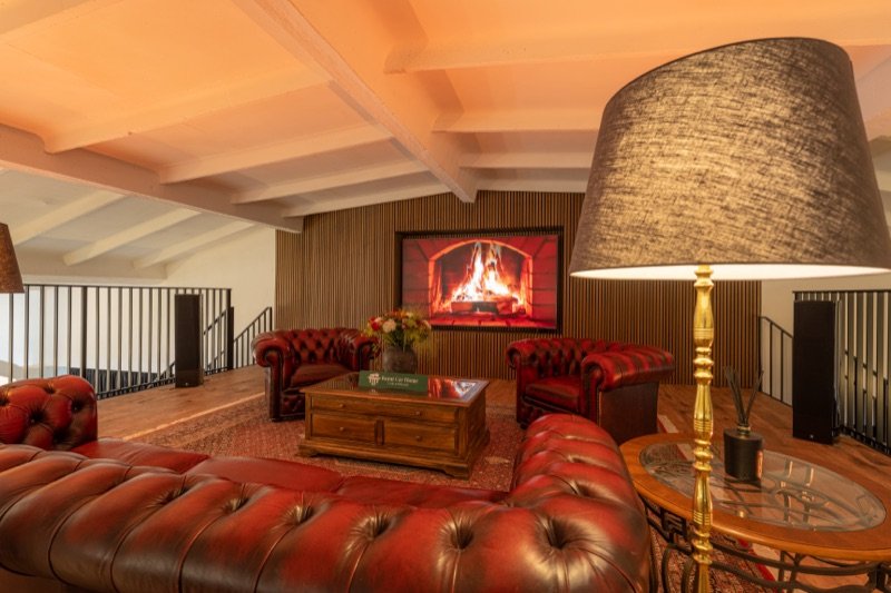 VIP poilsio erdvė ir Chesterfield sofa